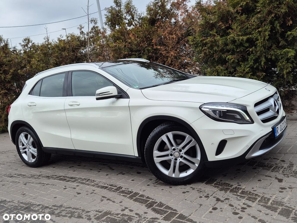 Mercedes-Benz GLA 200 Urban - 17