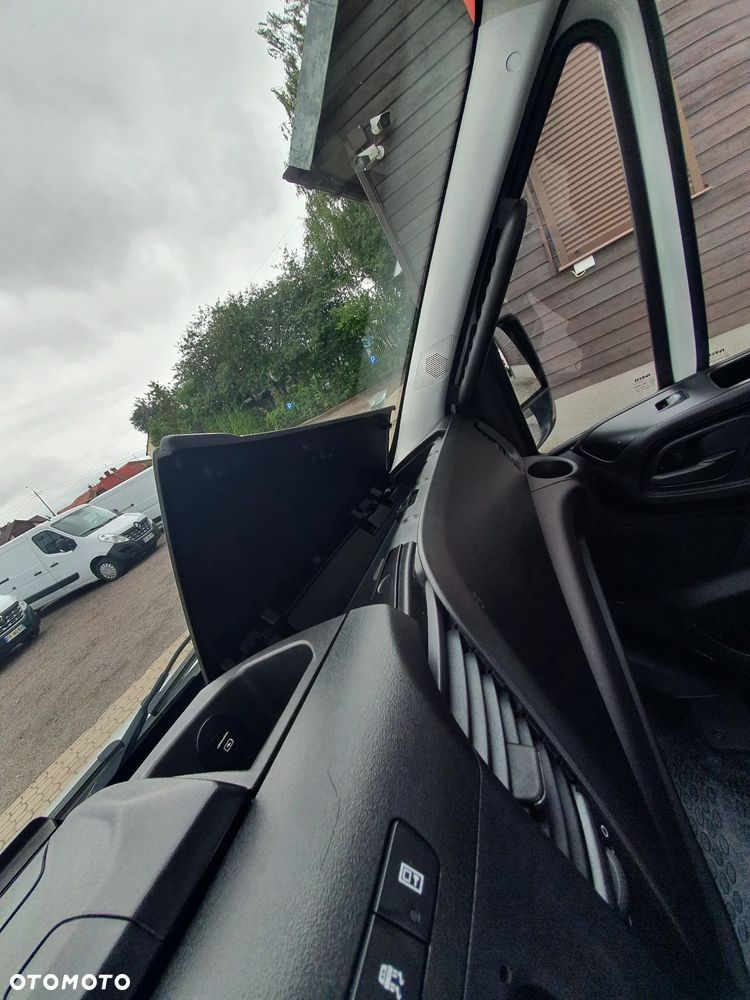 Iveco DAILY 35S18 3,0 180KM - 29