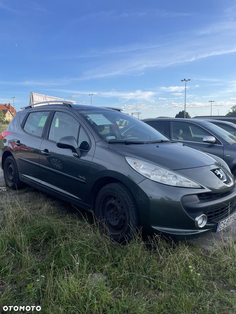 Peugeot 207 - 1