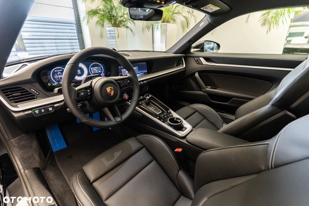 Porsche 911 Carrera 4S - 9