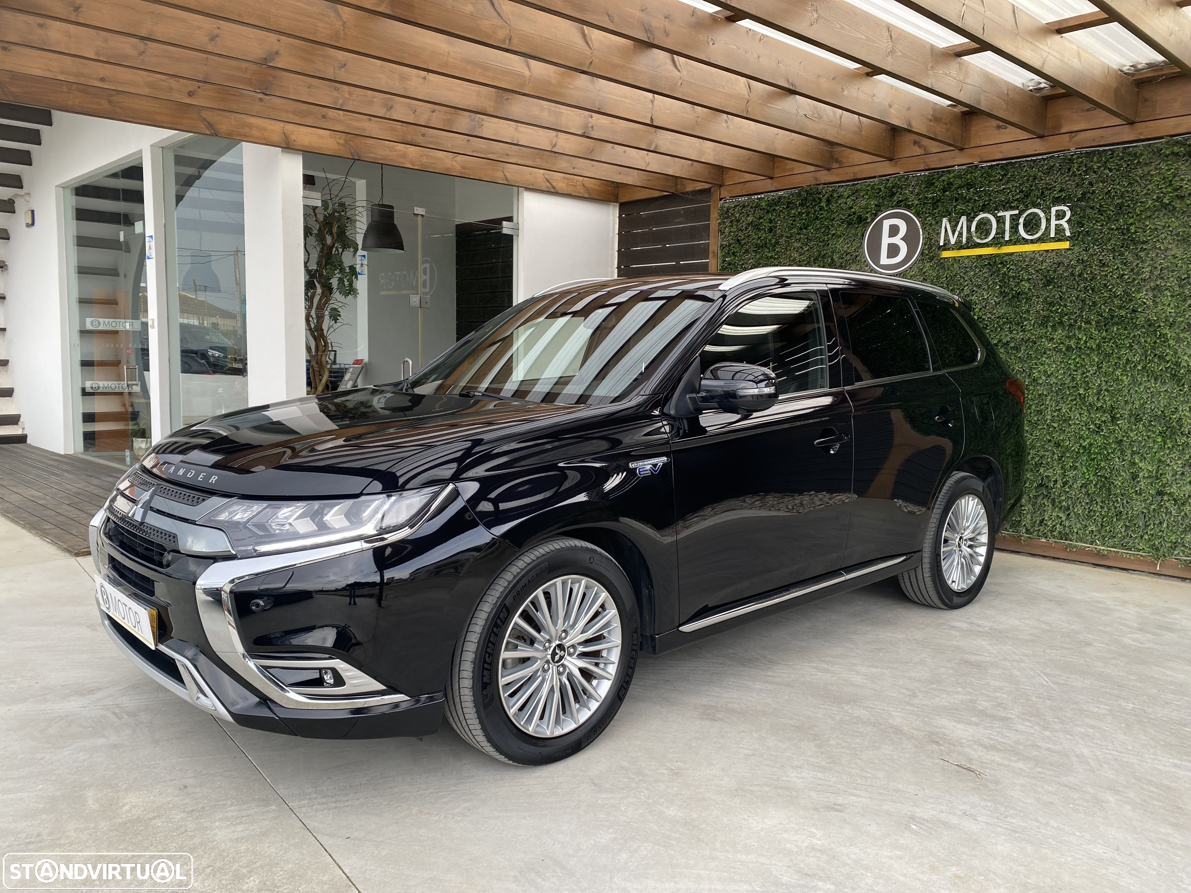 Mitsubishi Outlander 2.4 PHEV Intense - 1