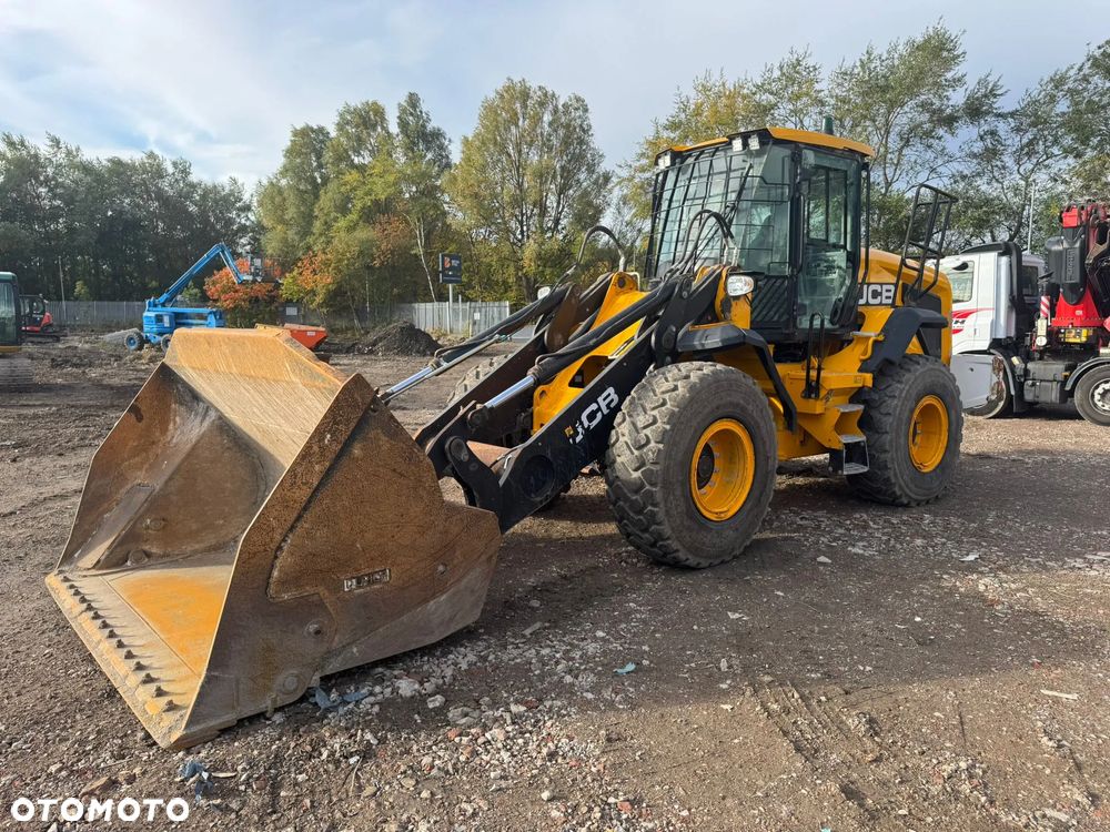 JCB 437 - 6