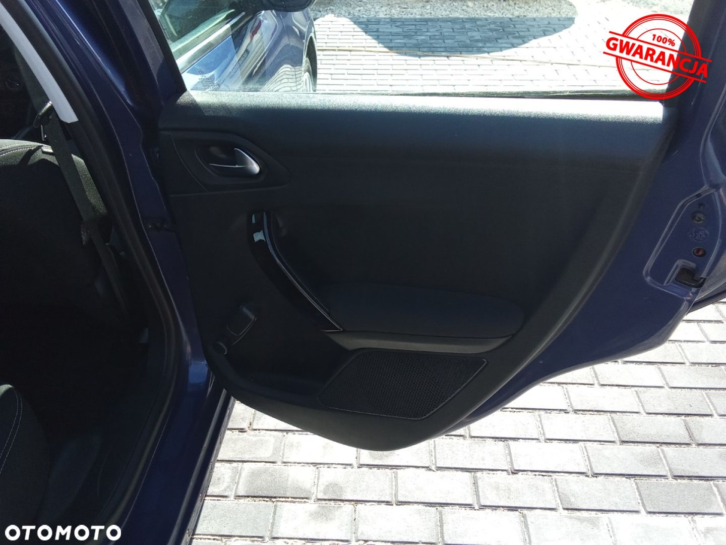 Peugeot 208 - 37