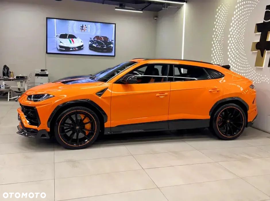 Lamborghini Urus Standard - 2