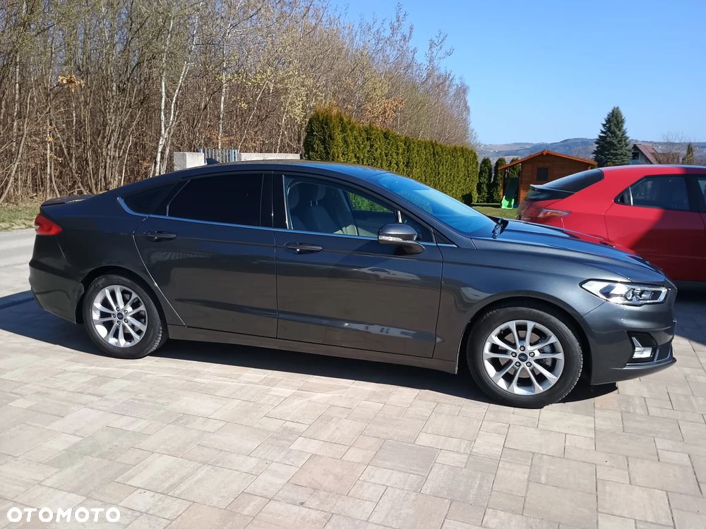 Ford Fusion - 4