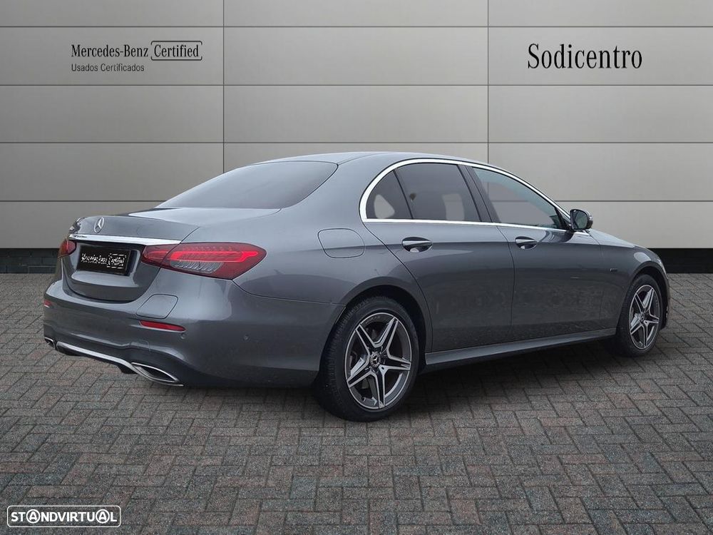 Mercedes-Benz E 300 de AMG Line - 4