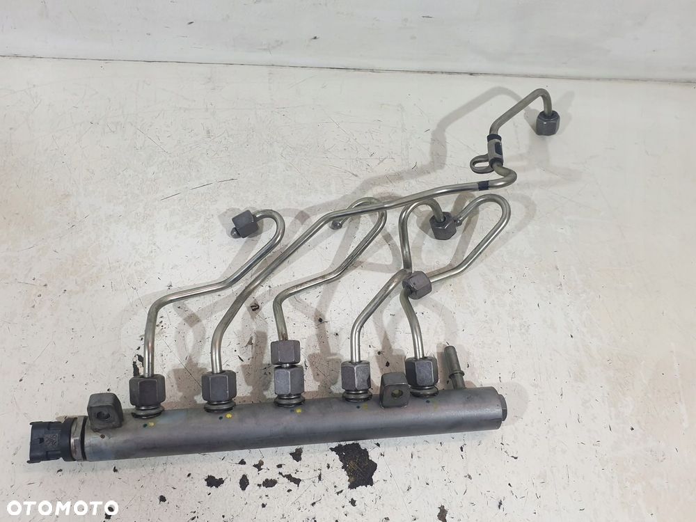 LISTWA WTRYSKOWA 175216420R OPEL VIVARO B TRAFIC III 1.6D - 3