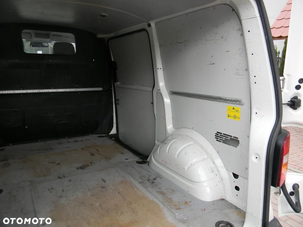 Volkswagen Transporter - 24