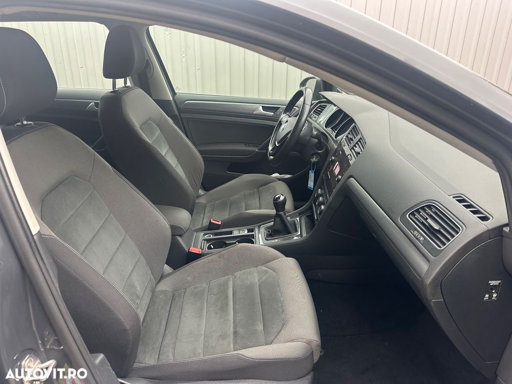 Volkswagen Golf - 14