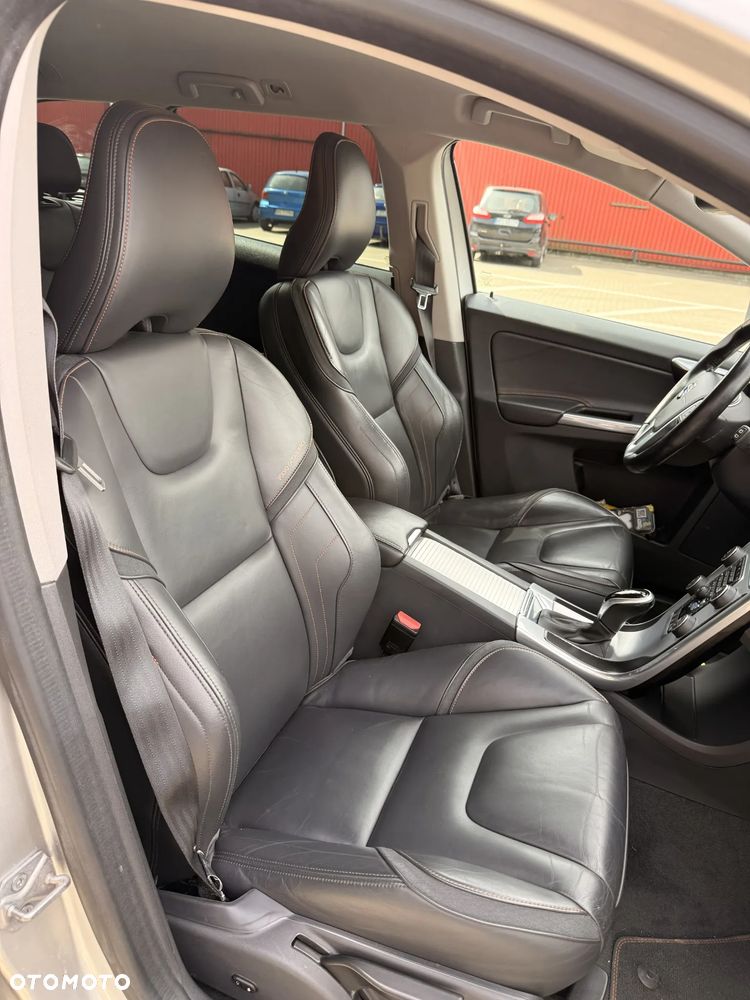 Volvo XC 60 - 22