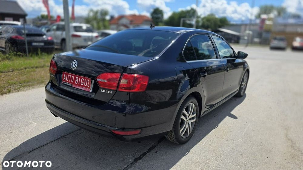 Volkswagen Jetta - 9