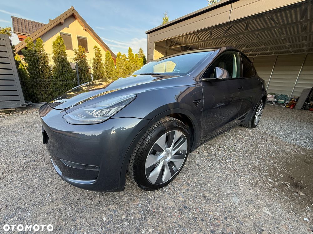 Tesla Model Y Long Range Dual Motor AWD - 4