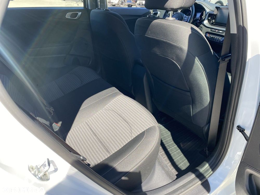 Kia Ceed - 14
