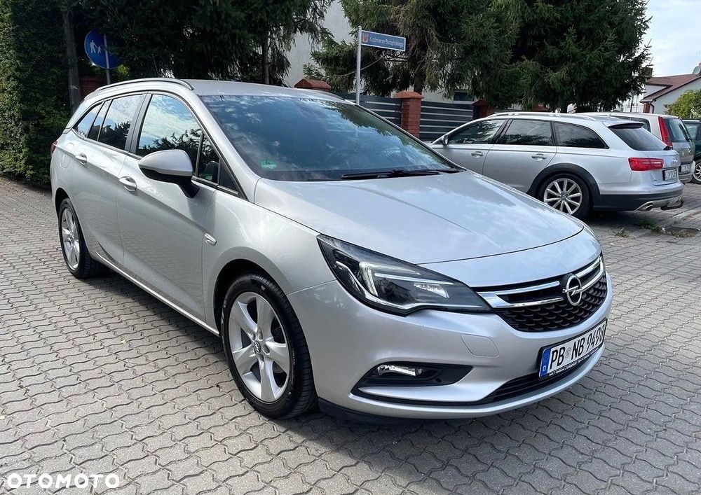 Opel Astra 1.6 D Start/Stop Dynamic - 1