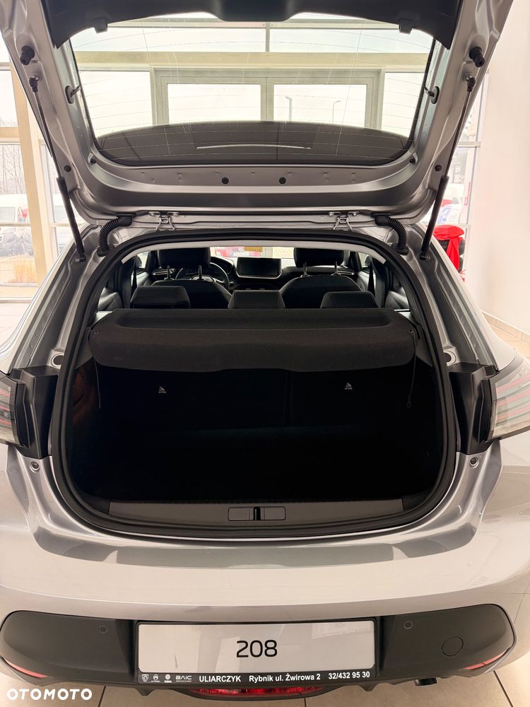 Peugeot 208 - 22