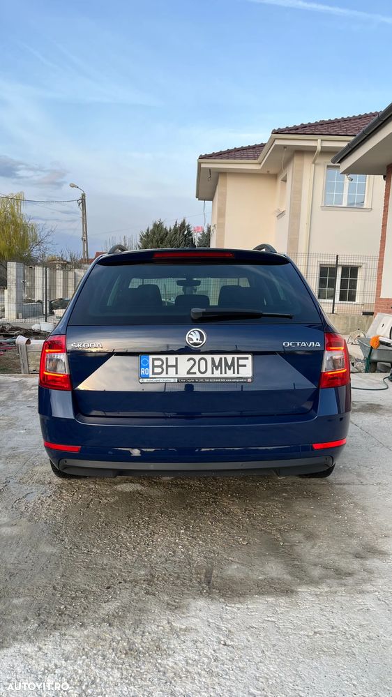 Skoda Octavia 1.6 TDI DSG Style - 4