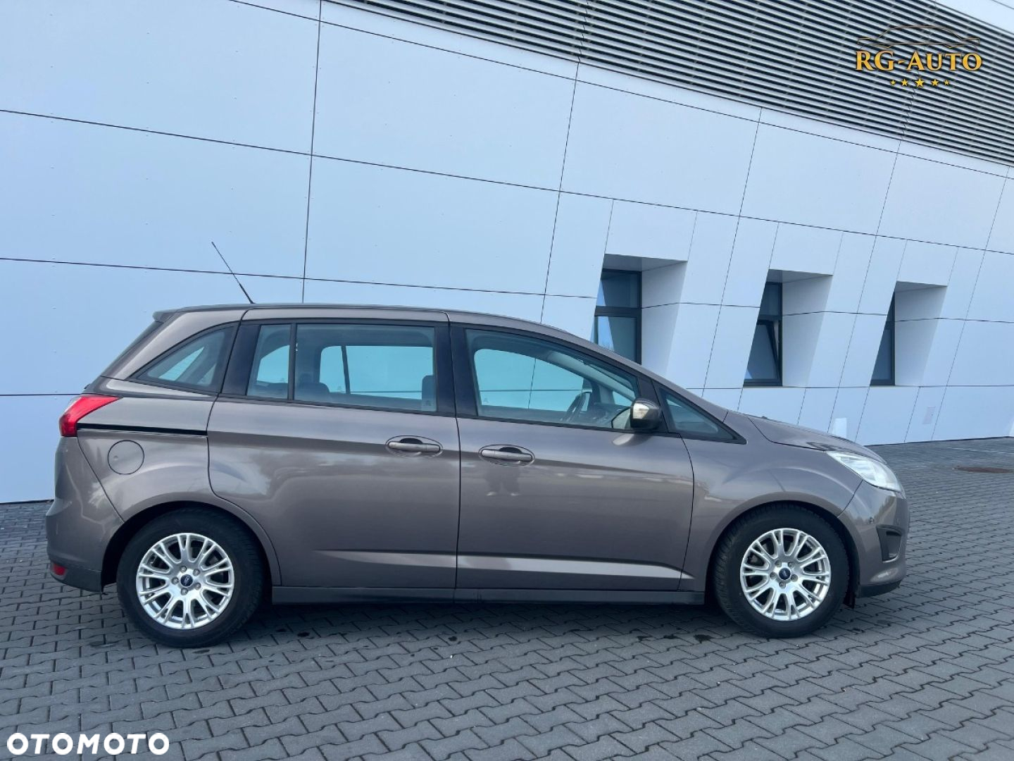 Ford Grand C-MAX - 19