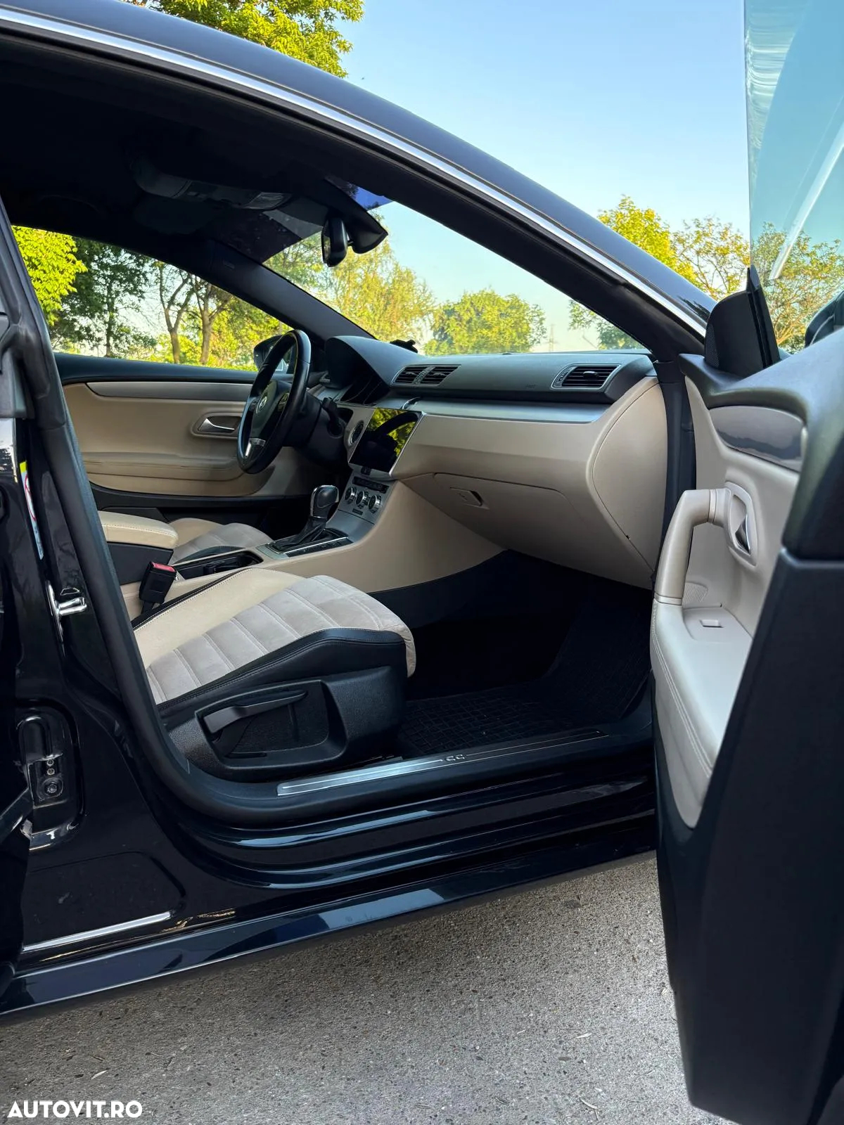 Volkswagen Passat CC - 11