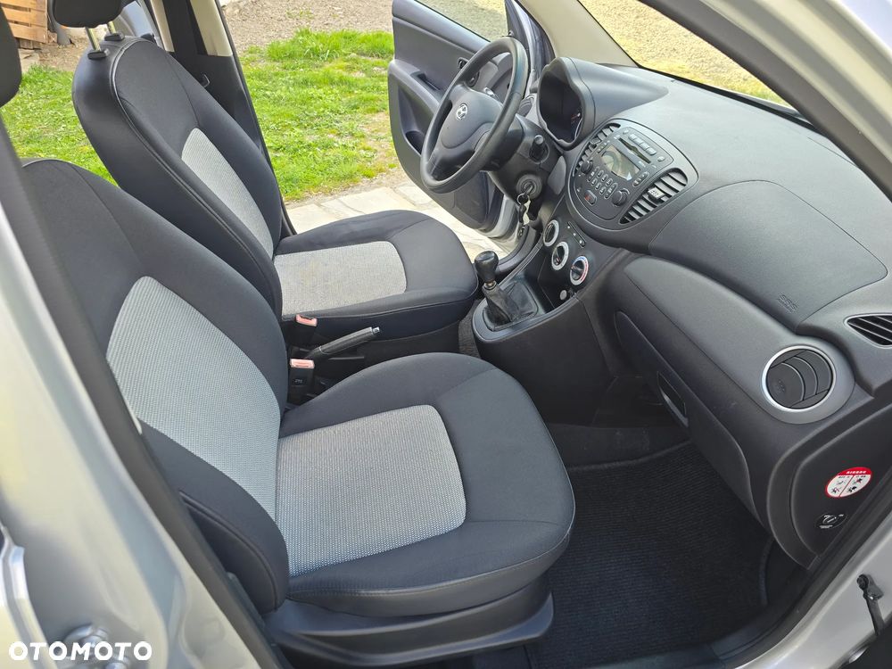 Hyundai i10 1.1 Edition 20 - 21