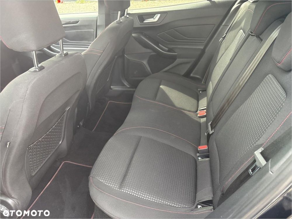 Ford Focus 1.0 EcoBoost mHEV ST-Line X - 14