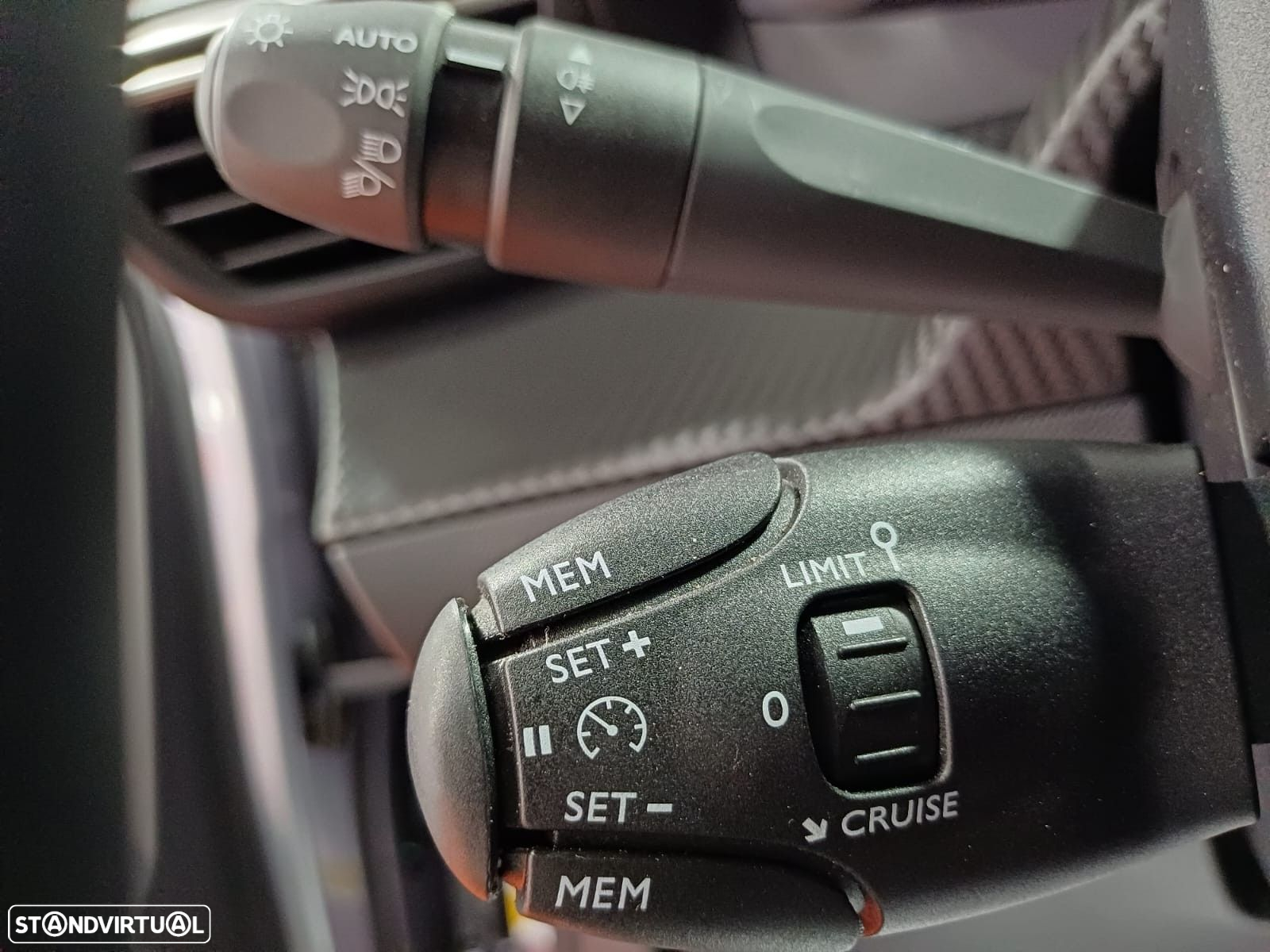 Peugeot e-2008 50 kWh Allure - 18