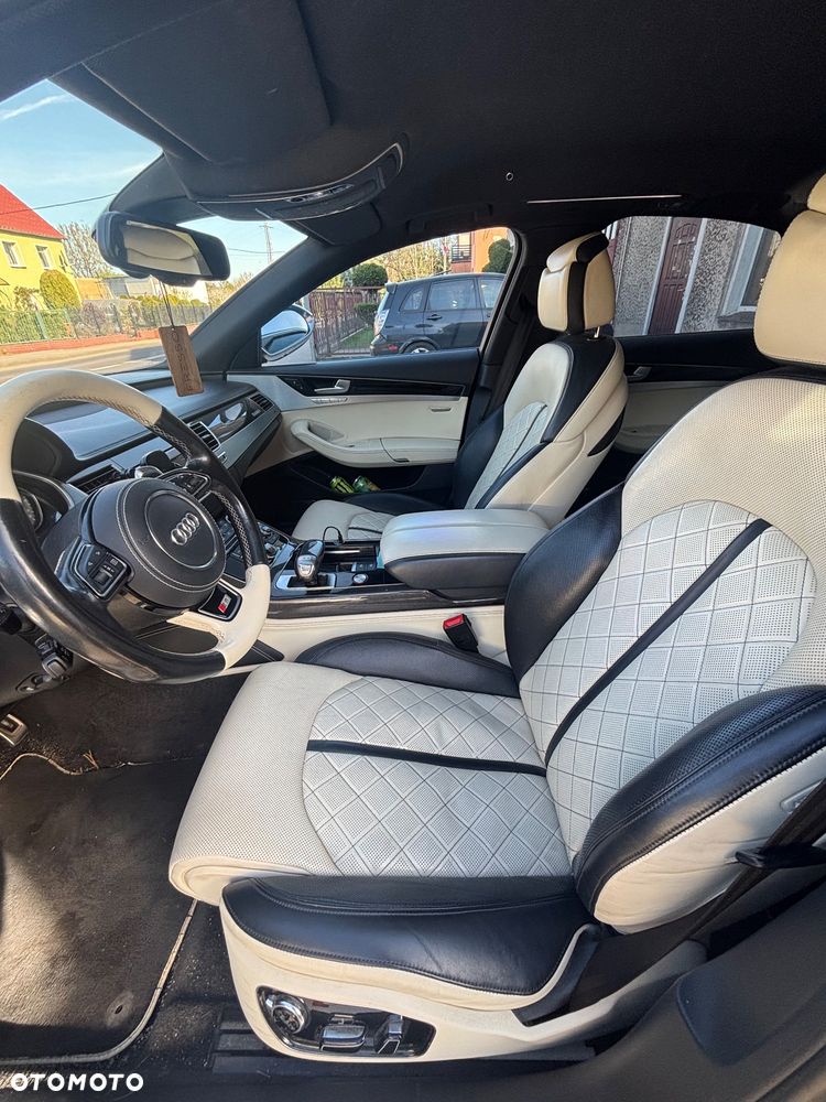 Audi S8 - 10