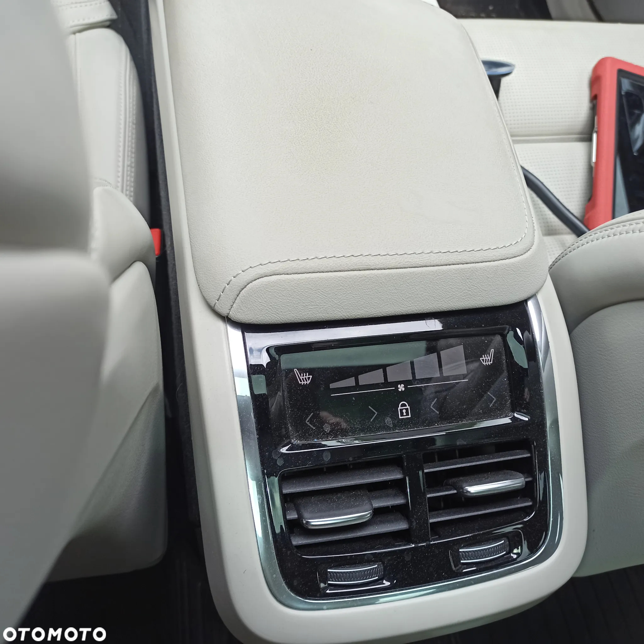 Volvo XC 60 T5 AWD R-Design - 8