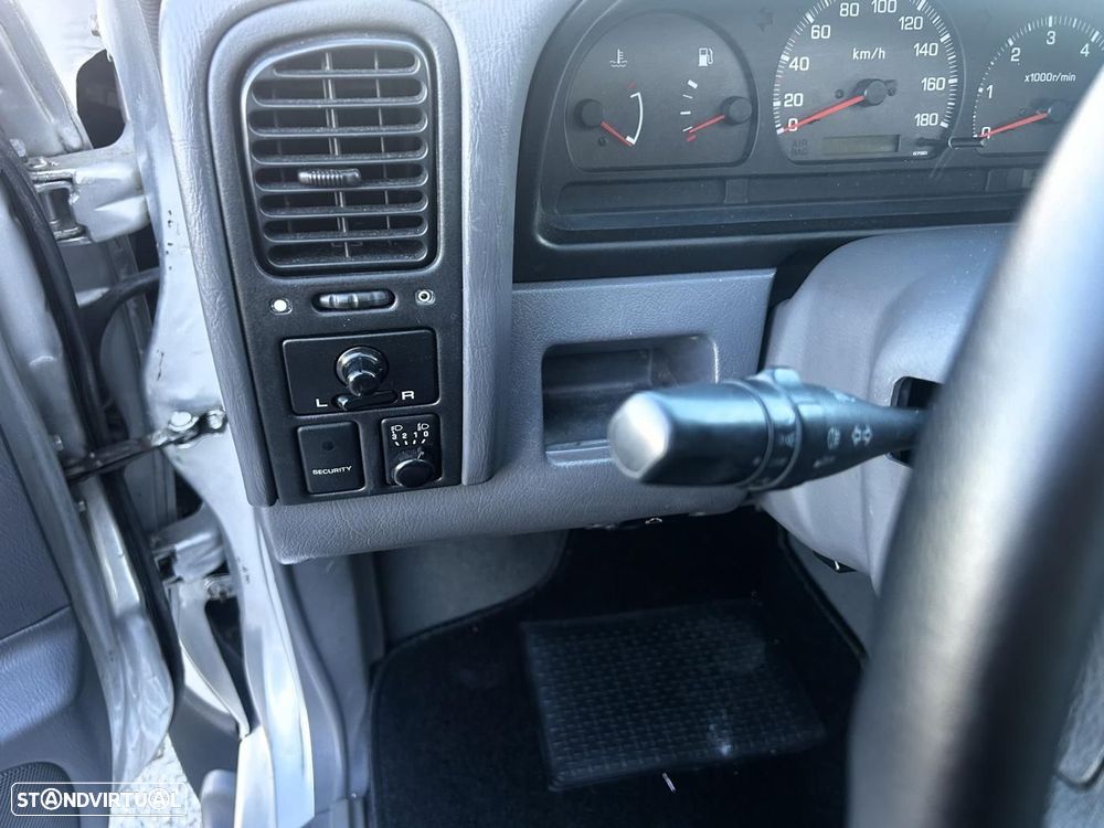 Nissan Navara 4X4 - 12