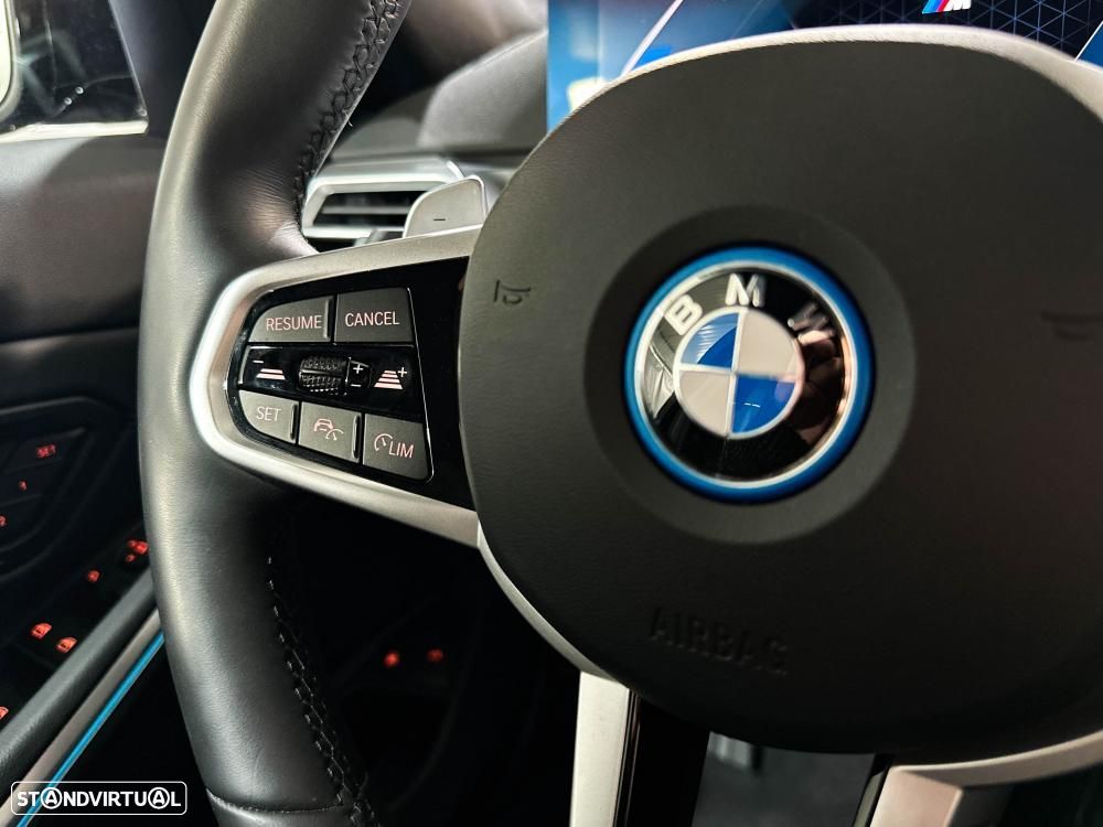 BMW 330 e Pack Desportivo M Auto - 34