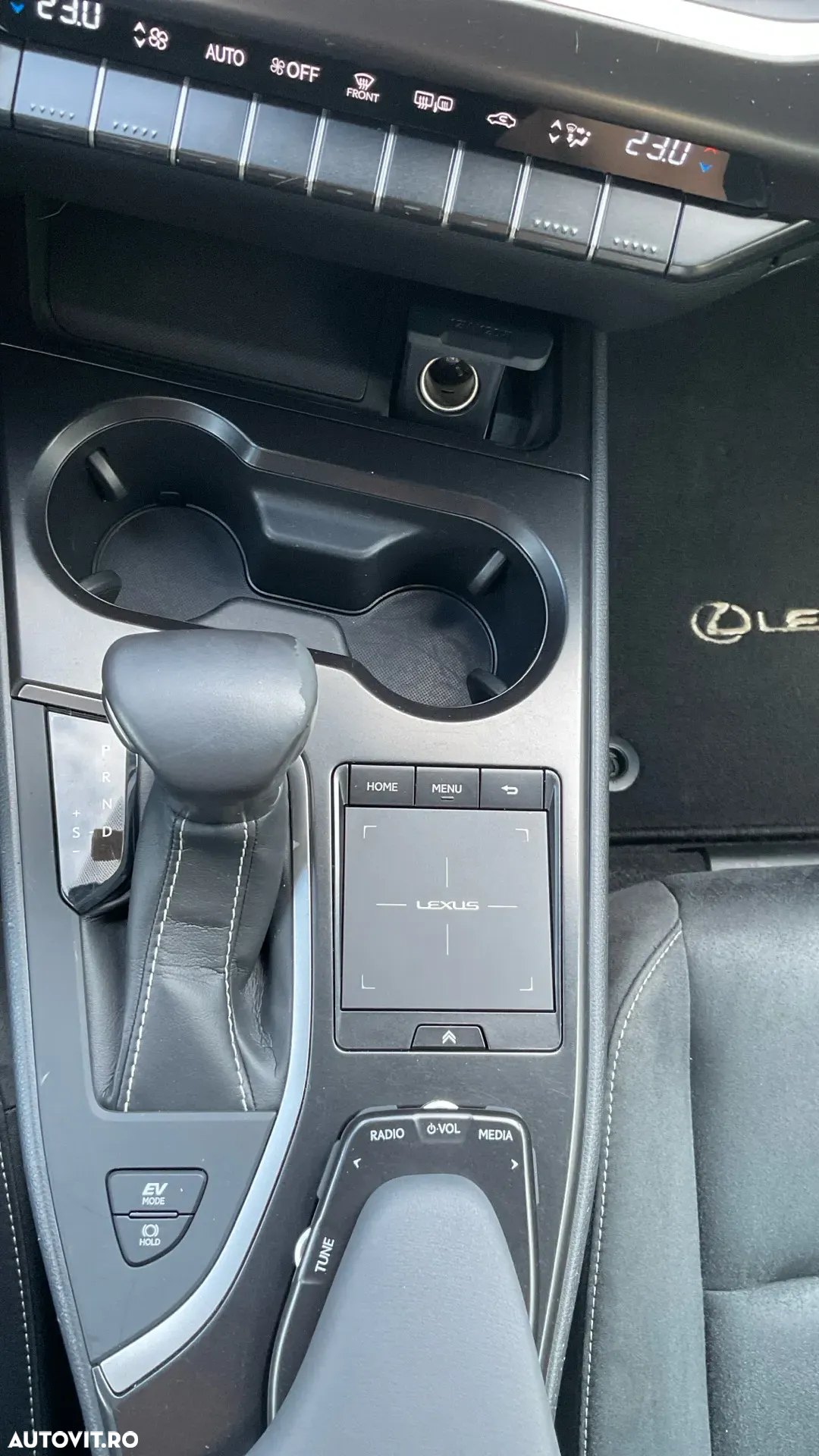 Lexus UX 250h Business Edition - 22