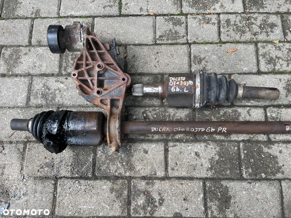 FIAT DUCATO 3,0 JTD 06- PRZEGUB LEWY PODPORA PÓŁOŚ PRAWA