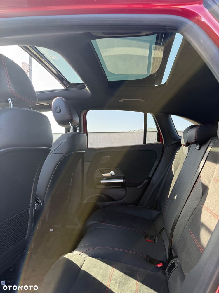 Mercedes-Benz GLA 180 d Business Edition - 39