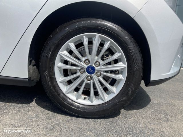 Ford Focus 1.5 TDCi ECOBlue Connected - 11