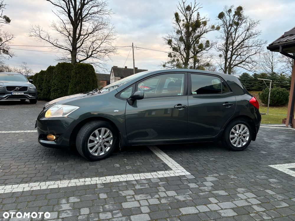Toyota Auris 1.6 VVT-i Sol - 2