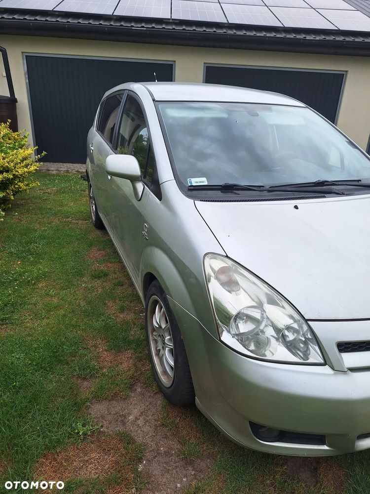 Toyota Corolla Verso - 2