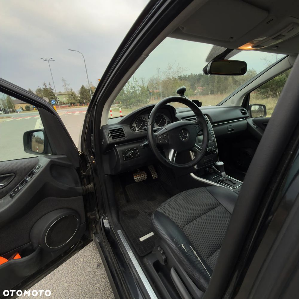 Mercedes-Benz Klasa B 180 Autotronic - 12