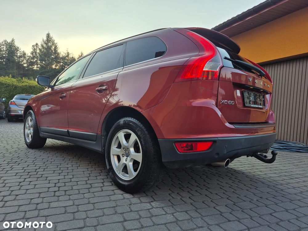 Volvo XC 60 D4 AWD Momentum - 8
