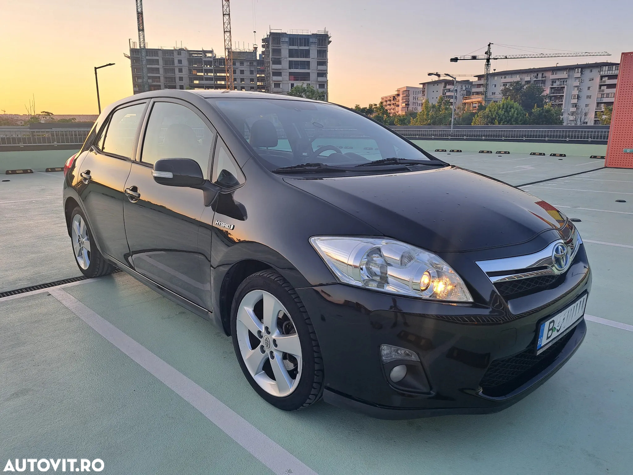 Toyota Auris 1.8 L VVT-i Hybrid Luna - 3