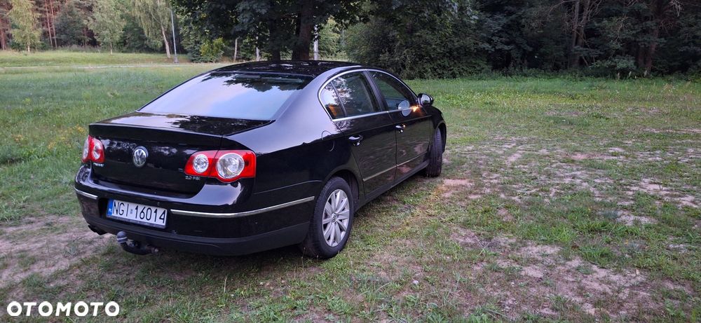 Volkswagen Passat 2.0 FSI Highline - 4
