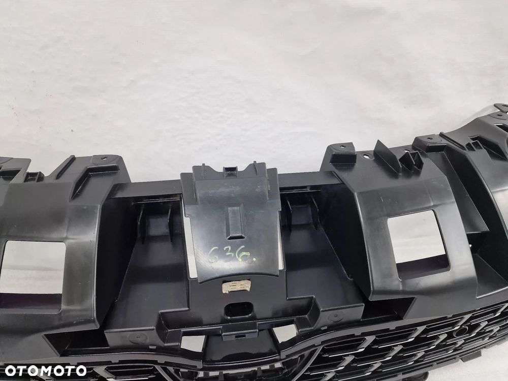 TOYOTA YARIS CROSS 21- ŁADNA ATRAPA / GRILL PRZEDNI PRZÓD CHROM BEZ KAMERY NA PDC , NR AUKCJI GL636 - 7