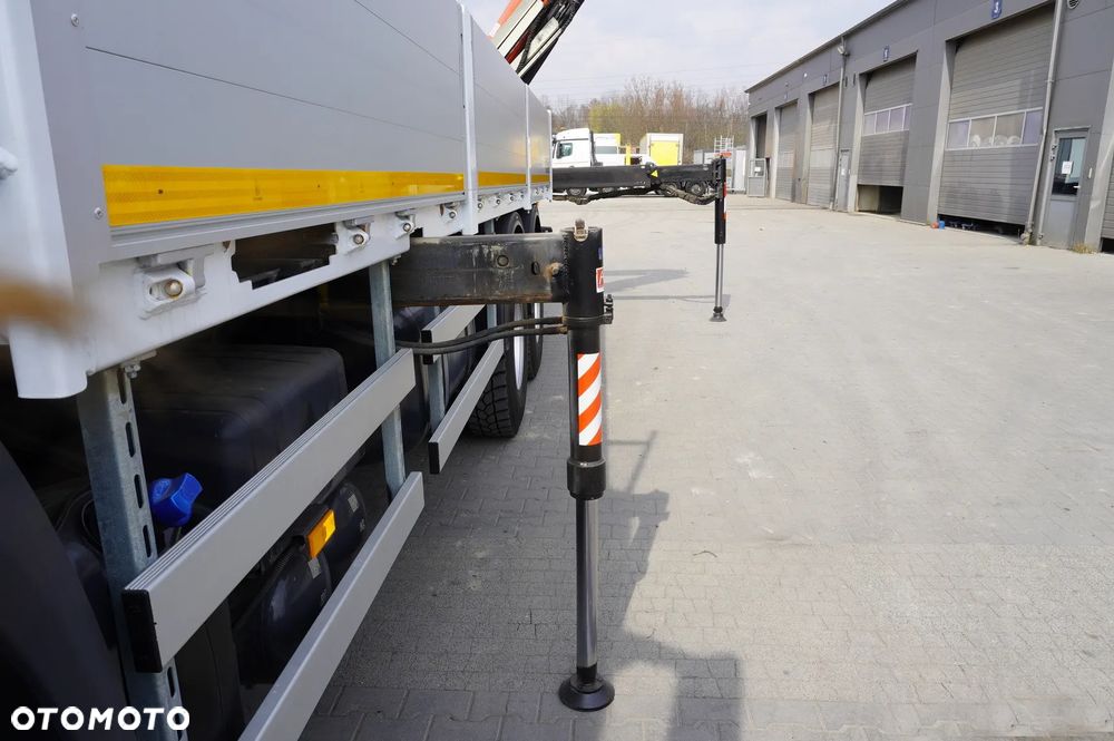 Mercedes-Benz Arocs 2633 burtowy / HDS FASSI F155A.0.23 / PILOT / 230 tys. km_224158 - 15