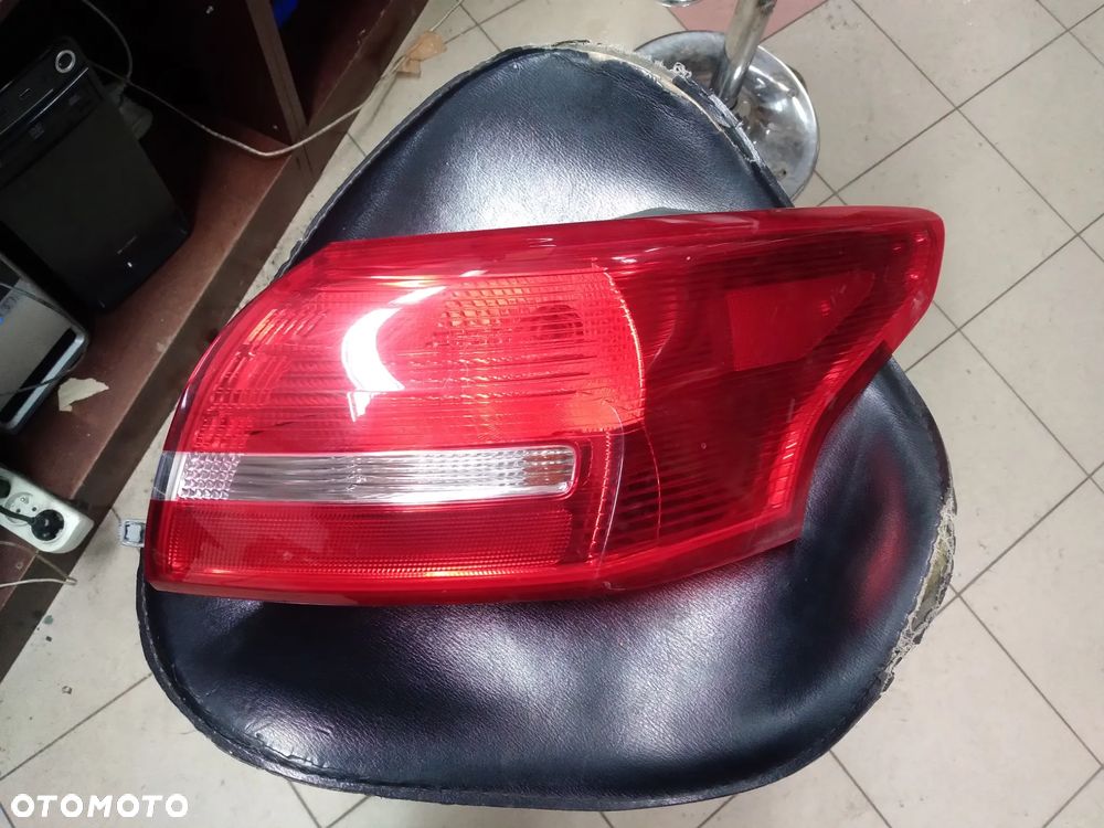 Ford Focus Mk3 Europa Lampa Tył Tylna Prawa F1EB-13404-A - 1