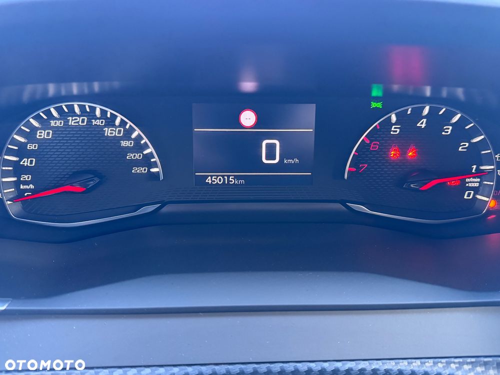 Peugeot 2008 PureTech 100 Allure - 23