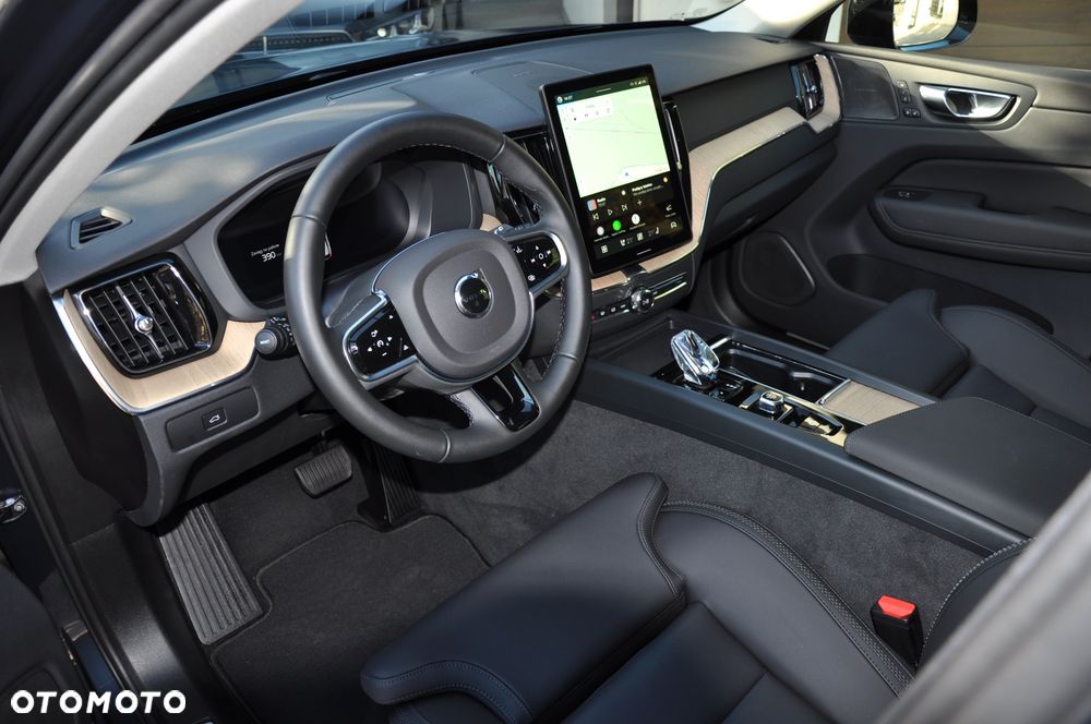 Volvo XC 60 B5 B AWD Plus Dark - 11