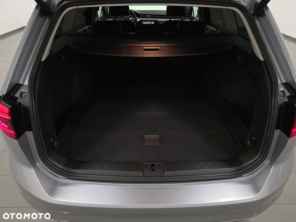 Volkswagen Passat - 39
