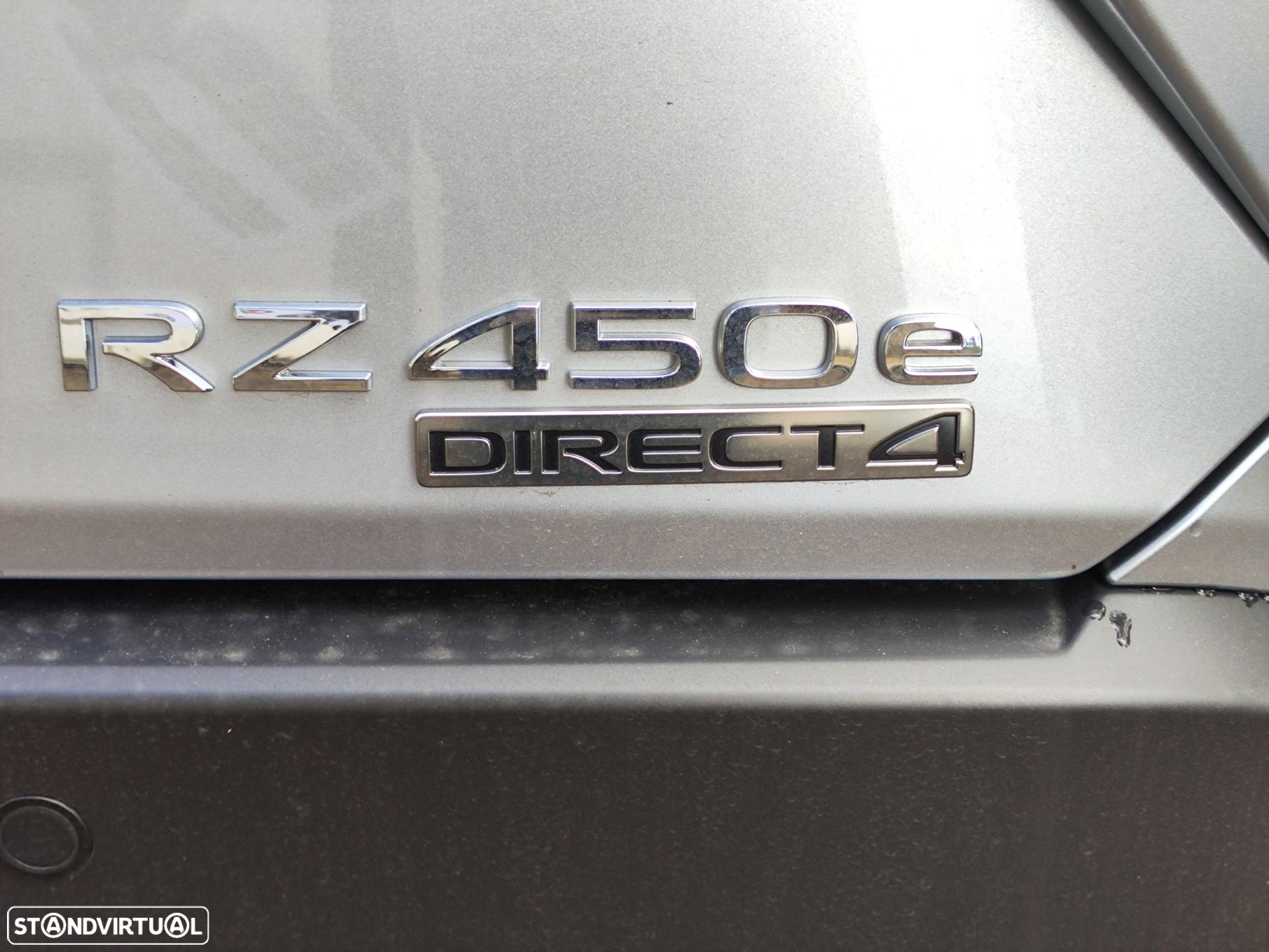 Lexus rz-450e Premium Monotone c/ mala elétrica - 22