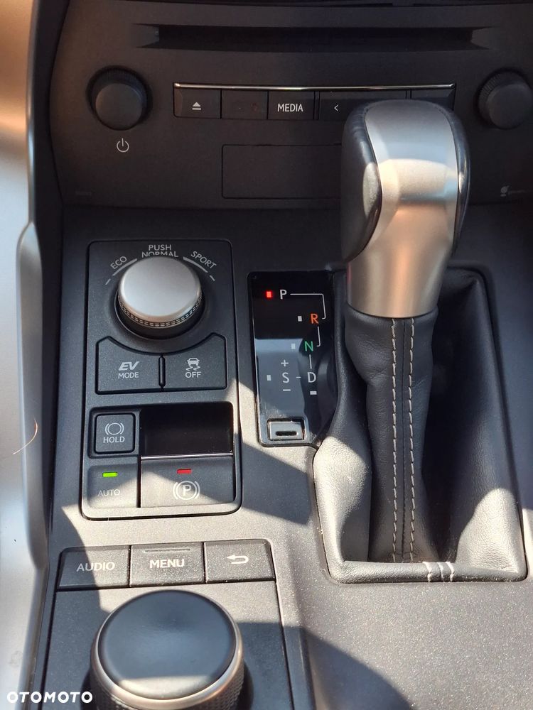Lexus NX 300h Elegance AWD - 8
