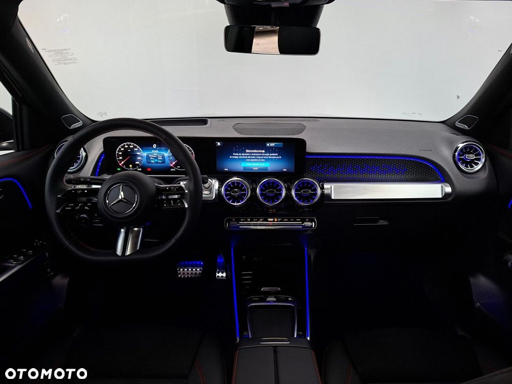Mercedes-Benz GLB - 11