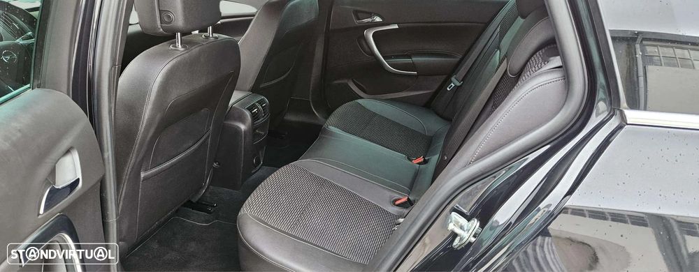Opel Insignia Sports Tourer - 11