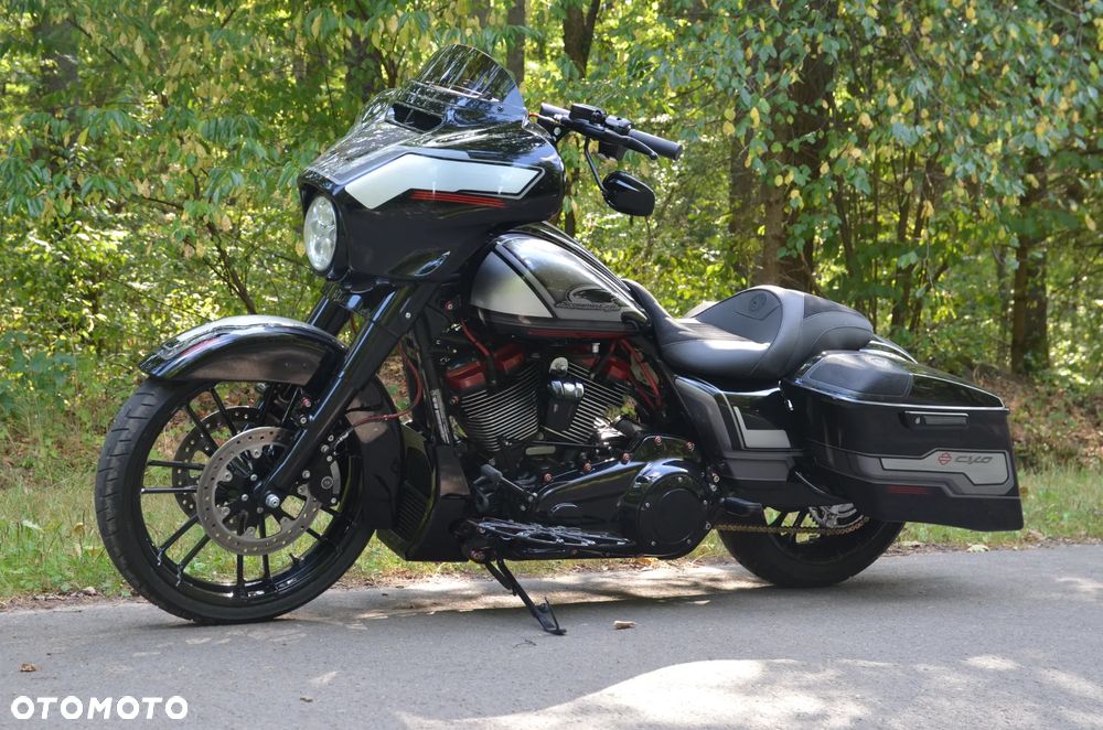 Harley-Davidson Touring Street Glide - 30